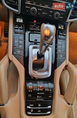 Позашляховик / Кросовер Porsche Cayenne 2011 в Чернівцях
