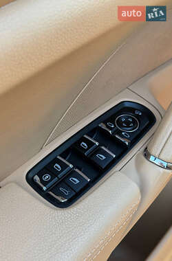 Позашляховик / Кросовер Porsche Cayenne 2012 в Чернівцях