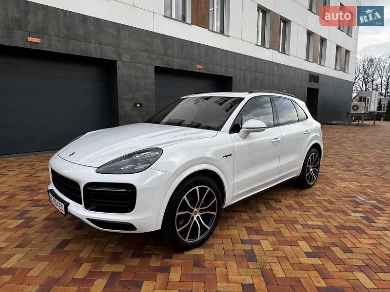 Позашляховик / Кросовер Porsche Cayenne 2019 в 