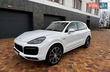 Позашляховик / Кросовер Porsche Cayenne 2019 в 