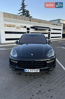 Внедорожник / Кроссовер Porsche Cayenne 2017 в 