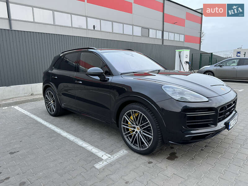 Внедорожник / Кроссовер Porsche Cayenne 2020 в Киеве