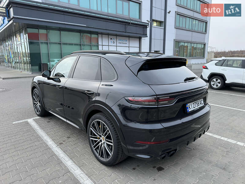 Внедорожник / Кроссовер Porsche Cayenne 2020 в Киеве