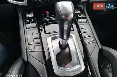 Внедорожник / Кроссовер Porsche Cayenne 2014 в 