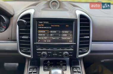 Внедорожник / Кроссовер Porsche Cayenne 2016 в 