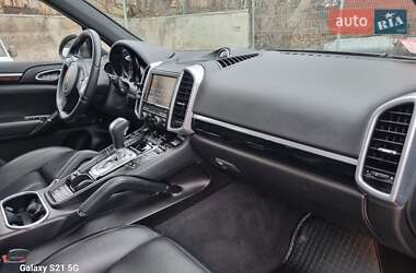 Внедорожник / Кроссовер Porsche Cayenne 2014 в 