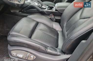 Внедорожник / Кроссовер Porsche Cayenne 2014 в 