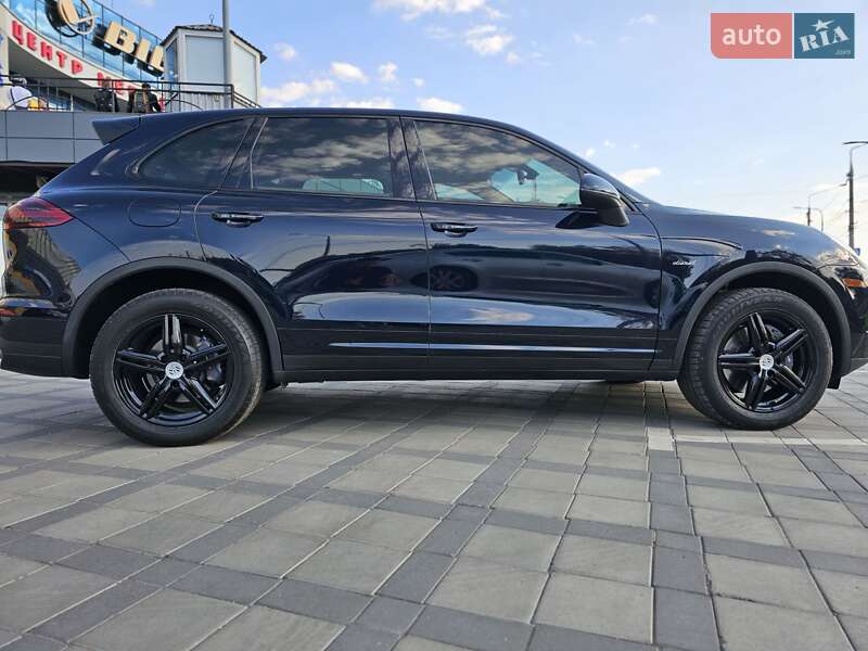 Внедорожник / Кроссовер Porsche Cayenne 2015 в Виннице