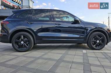 Позашляховик / Кросовер Porsche Cayenne 2015 в 