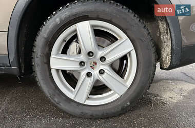Позашляховик / Кросовер Porsche Cayenne 2012 в 