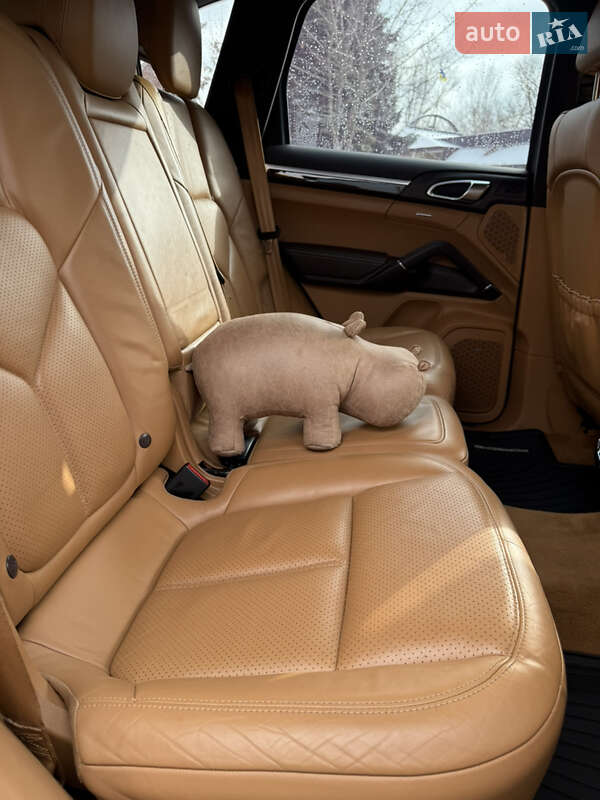 Внедорожник / Кроссовер Porsche Cayenne 2012 в Днепре