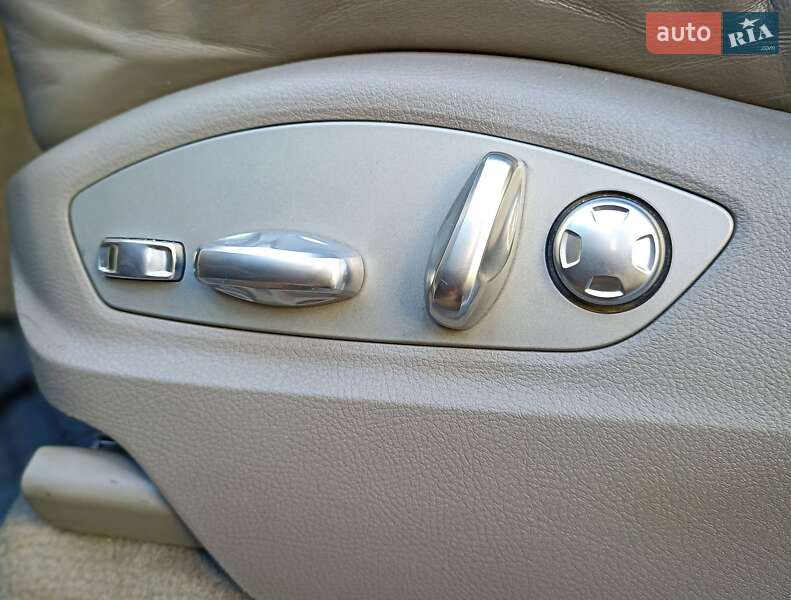 Внедорожник / Кроссовер Porsche Cayenne 2012 в Черновцах