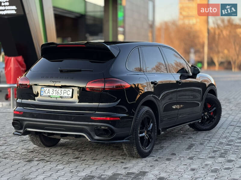 Внедорожник / Кроссовер Porsche Cayenne 2016 в Днепре