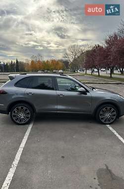 Внедорожник / Кроссовер Porsche Cayenne 2017 в 