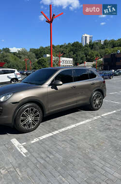 Внедорожник / Кроссовер Porsche Cayenne 2012 в Киеве