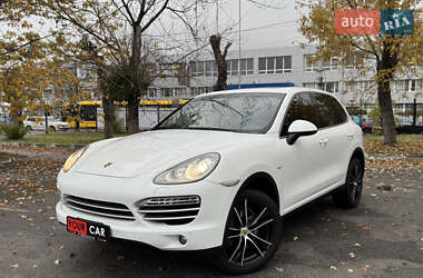 Внедорожник / Кроссовер Porsche Cayenne 2014 в Киеве