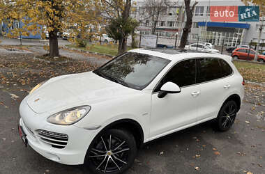 Внедорожник / Кроссовер Porsche Cayenne 2014 в Киеве