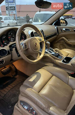 Внедорожник / Кроссовер Porsche Cayenne 2012 в Киеве