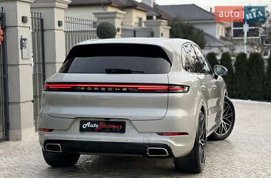 Внедорожник / Кроссовер Porsche Cayenne 2024 в 