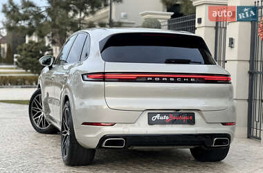 Внедорожник / Кроссовер Porsche Cayenne 2024 в 