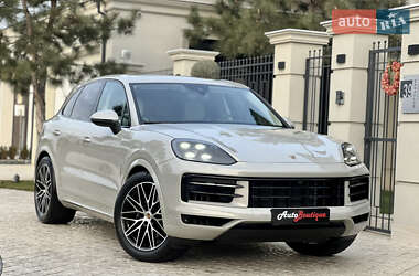 Внедорожник / Кроссовер Porsche Cayenne 2024 в 