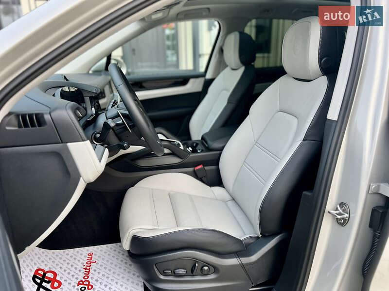 Внедорожник / Кроссовер Porsche Cayenne 2024 в Одессе