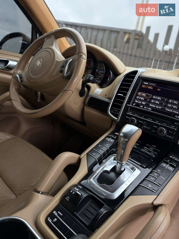 Позашляховик / Кросовер Porsche Cayenne 2013 в Львові