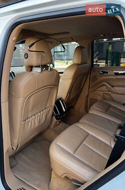 Внедорожник / Кроссовер Porsche Cayenne 2014 в 