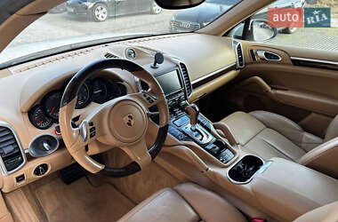 Внедорожник / Кроссовер Porsche Cayenne 2014 в 