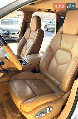 Внедорожник / Кроссовер Porsche Cayenne 2014 в 