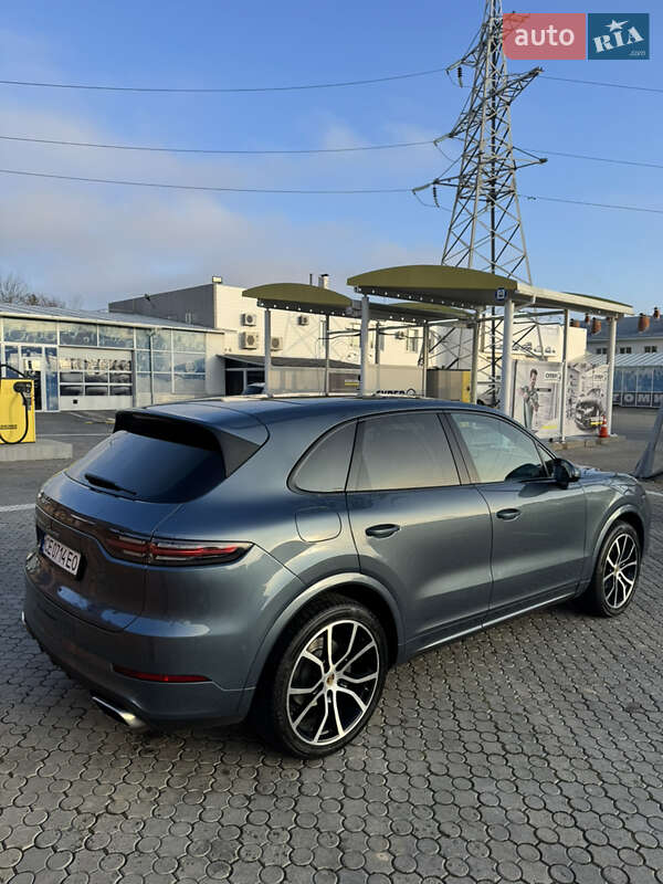 Внедорожник / Кроссовер Porsche Cayenne 2018 в Черновцах