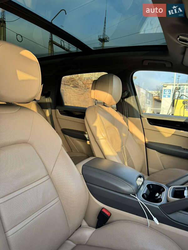 Позашляховик / Кросовер Porsche Cayenne 2018 в Чернівцях