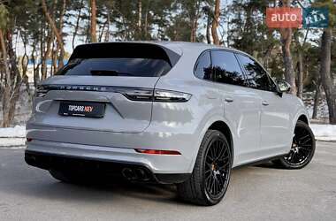 Позашляховик / Кросовер Porsche Cayenne 2018 в 