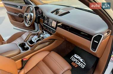 Позашляховик / Кросовер Porsche Cayenne 2018 в 