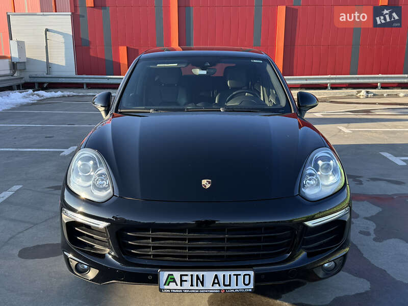 Внедорожник / Кроссовер Porsche Cayenne 2015 в Киеве