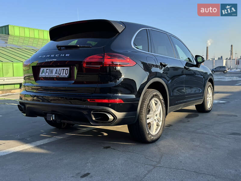 Внедорожник / Кроссовер Porsche Cayenne 2015 в Киеве