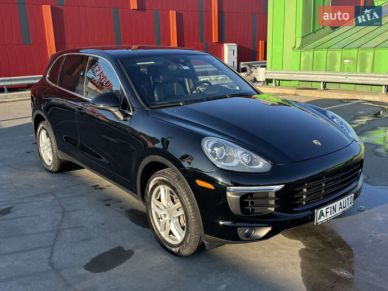Внедорожник / Кроссовер Porsche Cayenne 2015 в Киеве
