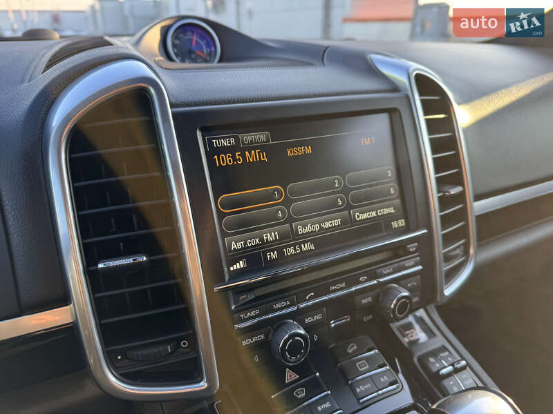 Внедорожник / Кроссовер Porsche Cayenne 2015 в Киеве