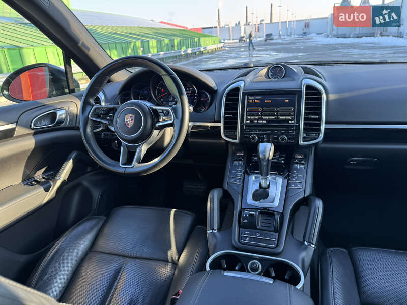 Внедорожник / Кроссовер Porsche Cayenne 2015 в Киеве