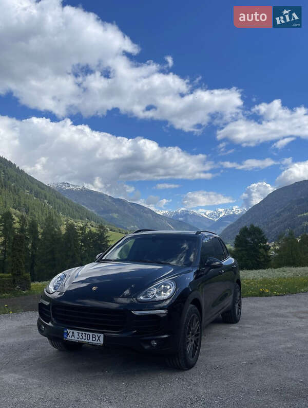 Внедорожник / Кроссовер Porsche Cayenne 2016 в Самборе