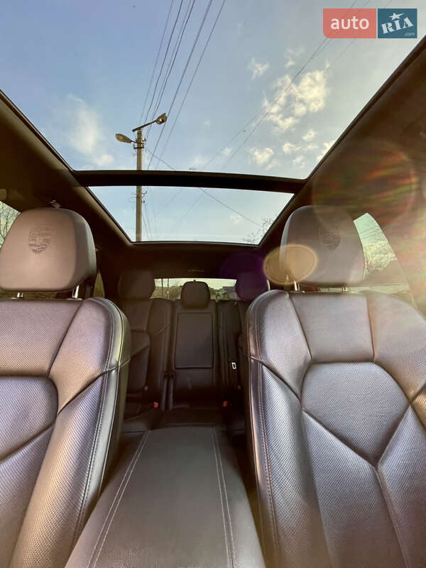 Внедорожник / Кроссовер Porsche Cayenne 2016 в Самборе фото 43 Внедорожник / Кроссовер Porsche Cayenne 2016 в Самборе