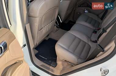Внедорожник / Кроссовер Porsche Cayenne 2010 в 