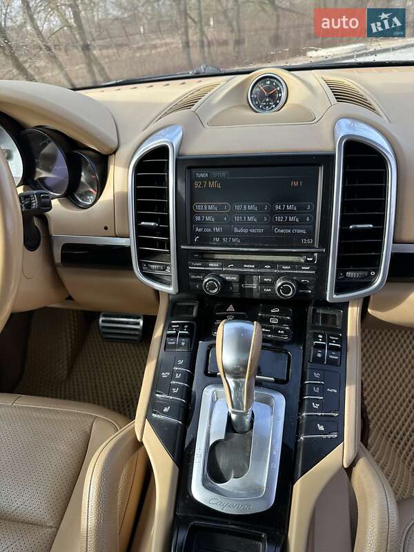 Позашляховик / Кросовер Porsche Cayenne 2014 в Луцьку