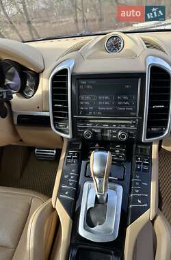 Внедорожник / Кроссовер Porsche Cayenne 2014 в 