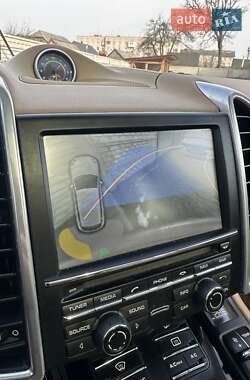 Внедорожник / Кроссовер Porsche Cayenne 2014 в 