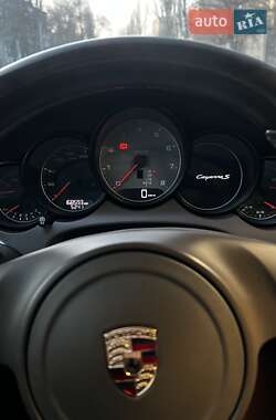 Внедорожник / Кроссовер Porsche Cayenne 2013 в 