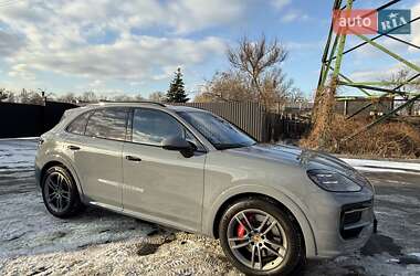 Внедорожник / Кроссовер Porsche Cayenne 2023 в 
