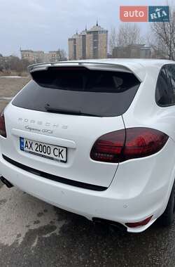 Внедорожник / Кроссовер Porsche Cayenne 2012 в 