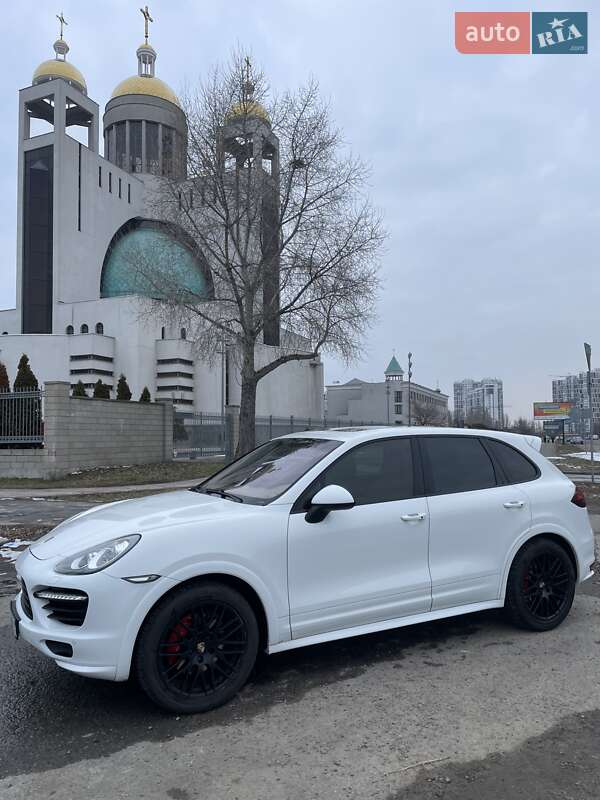 Позашляховик / Кросовер Porsche Cayenne 2012 в Києві