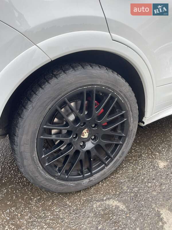 Позашляховик / Кросовер Porsche Cayenne 2012 в Києві